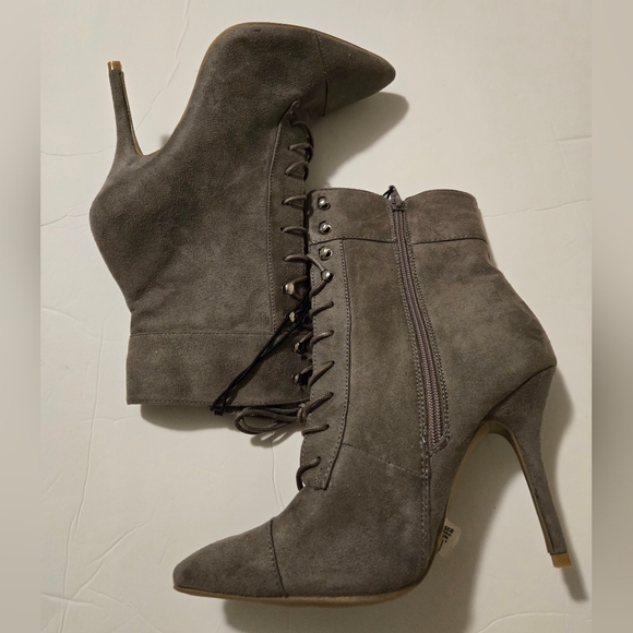 NWT Gray Bootie Heels Size 10 Side Zip - Picture 1 of 2